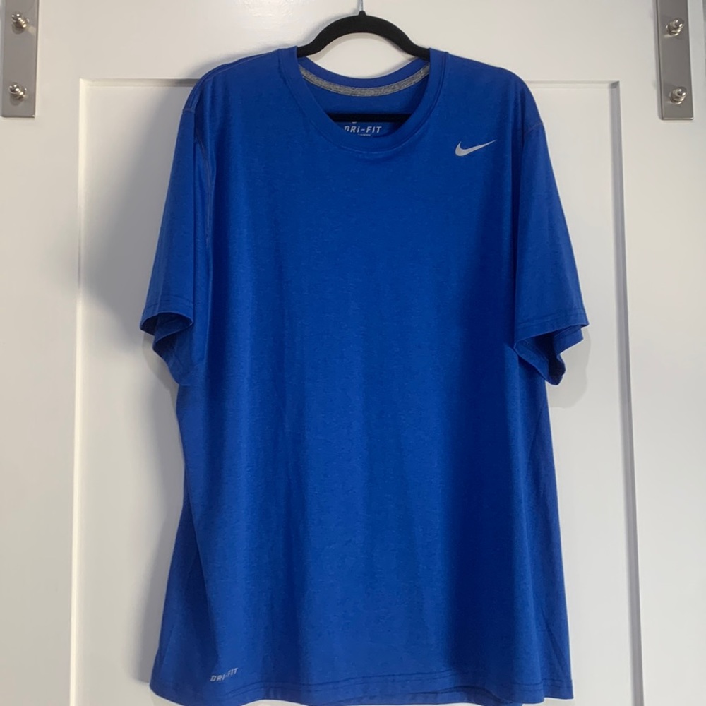Mens Nike short sleeve tee
